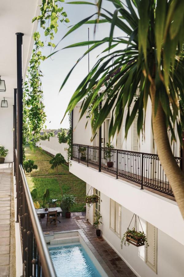 Brown Feather Hotel Seminyak Exterior foto
